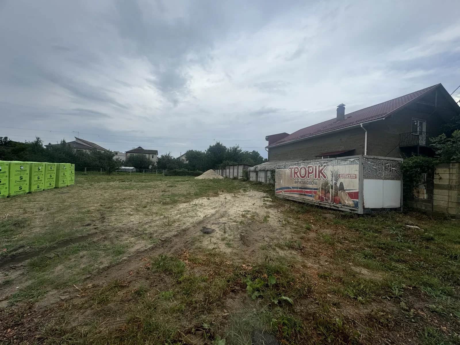 Ділянка 10 соток, Бровари: світло на ділянці, газоблок, вагончик - фото 2