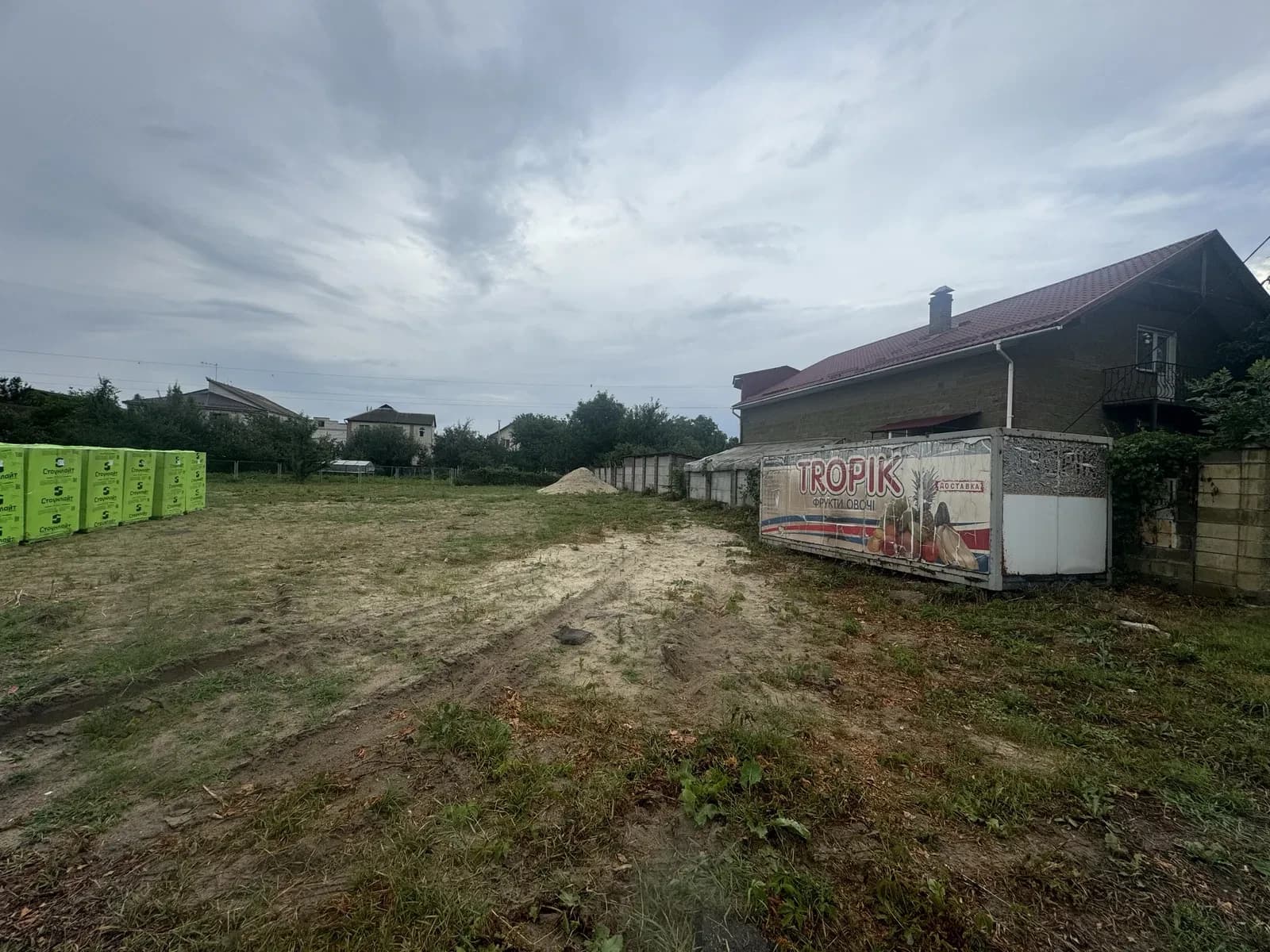Ділянка 10 соток, Бровари: світло на ділянці, газоблок, вагончик - фото 2