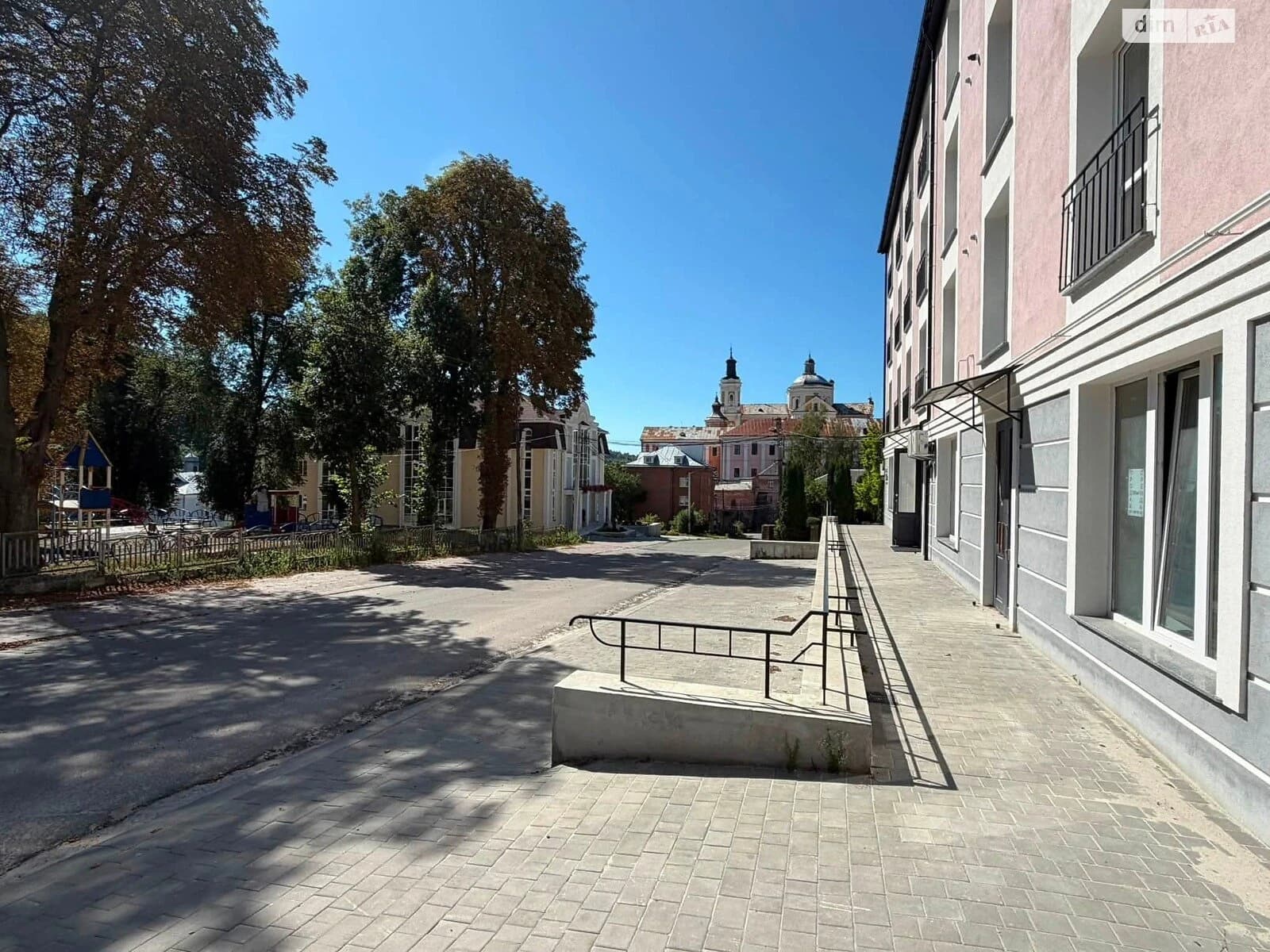 1-кімнатна квартира, Кременець: кухня-студія, душ без сходинок - фото 4