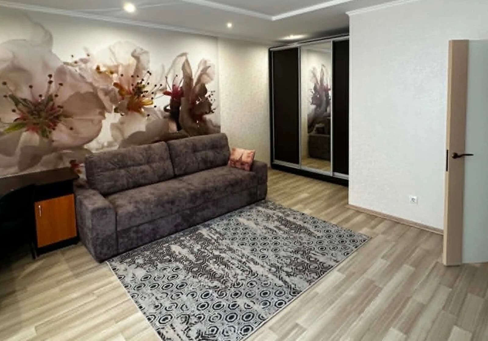 2-кімнатна квартира, Виставка: паркомісце, можна з малими дітьми - фото 1