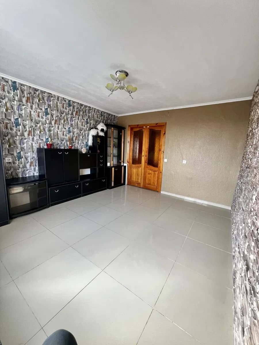 2-кімнатна квартира, Шостка: ремонт, окремі кімнати, гараж 108 м² - фото 4