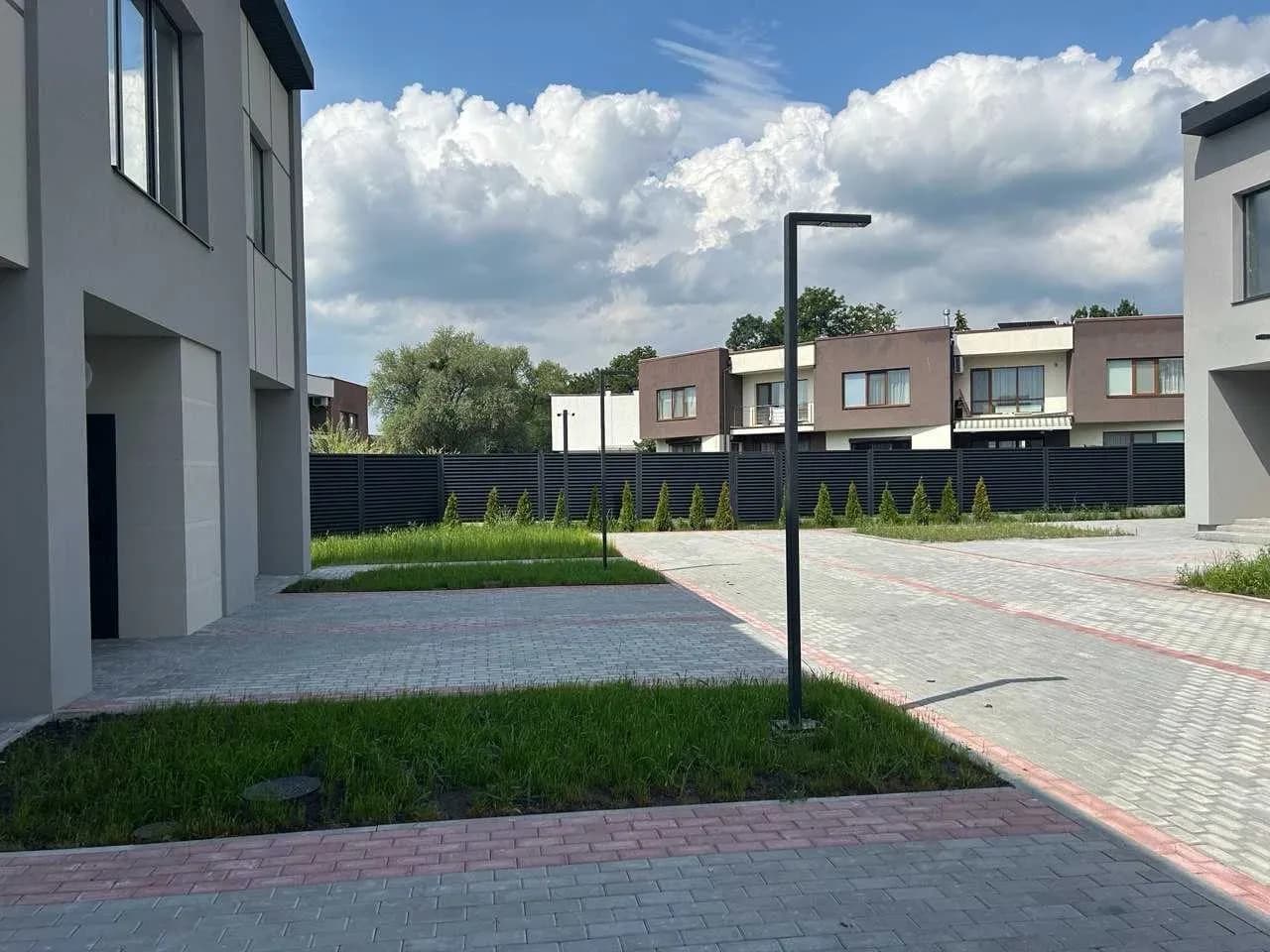 Таунхаус, Бірки: дизайнерський проект, два паркомісця - фото 4