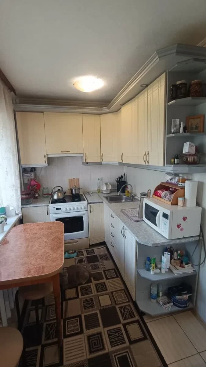 2-кімнатна квартира, Біла Церква: кухня-студія, 2 балкони, косметичний ремонт - фото 3
