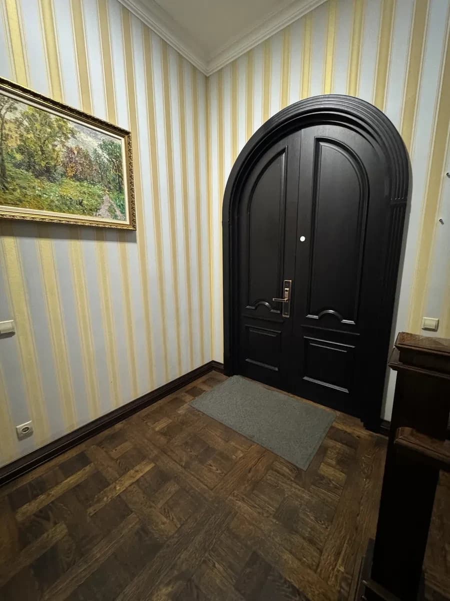 Офіс, Печерський: генератор 110 кВА, метро «Університет» 15 хв - фото 2