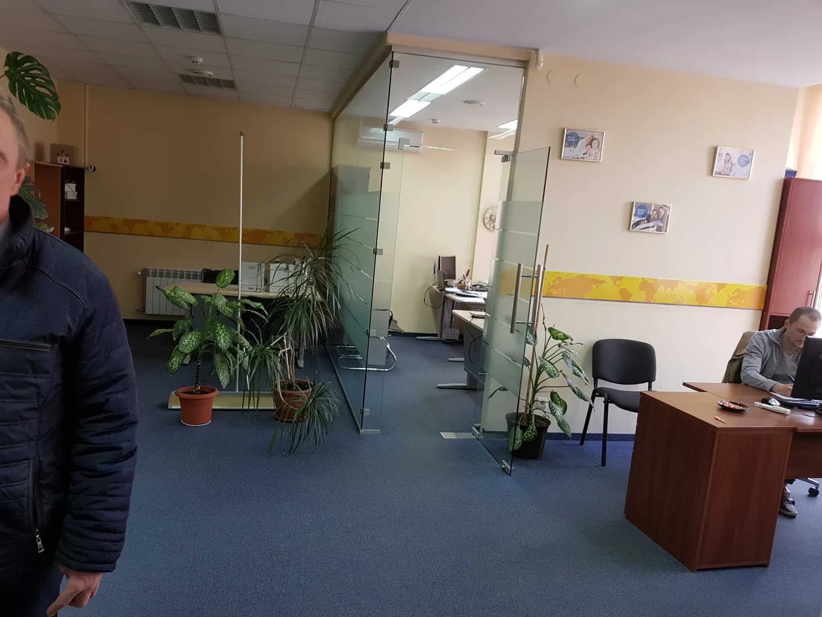 Приміщення, Ужгород: торгово-офісне, три поверхи, центр міста - фото 3