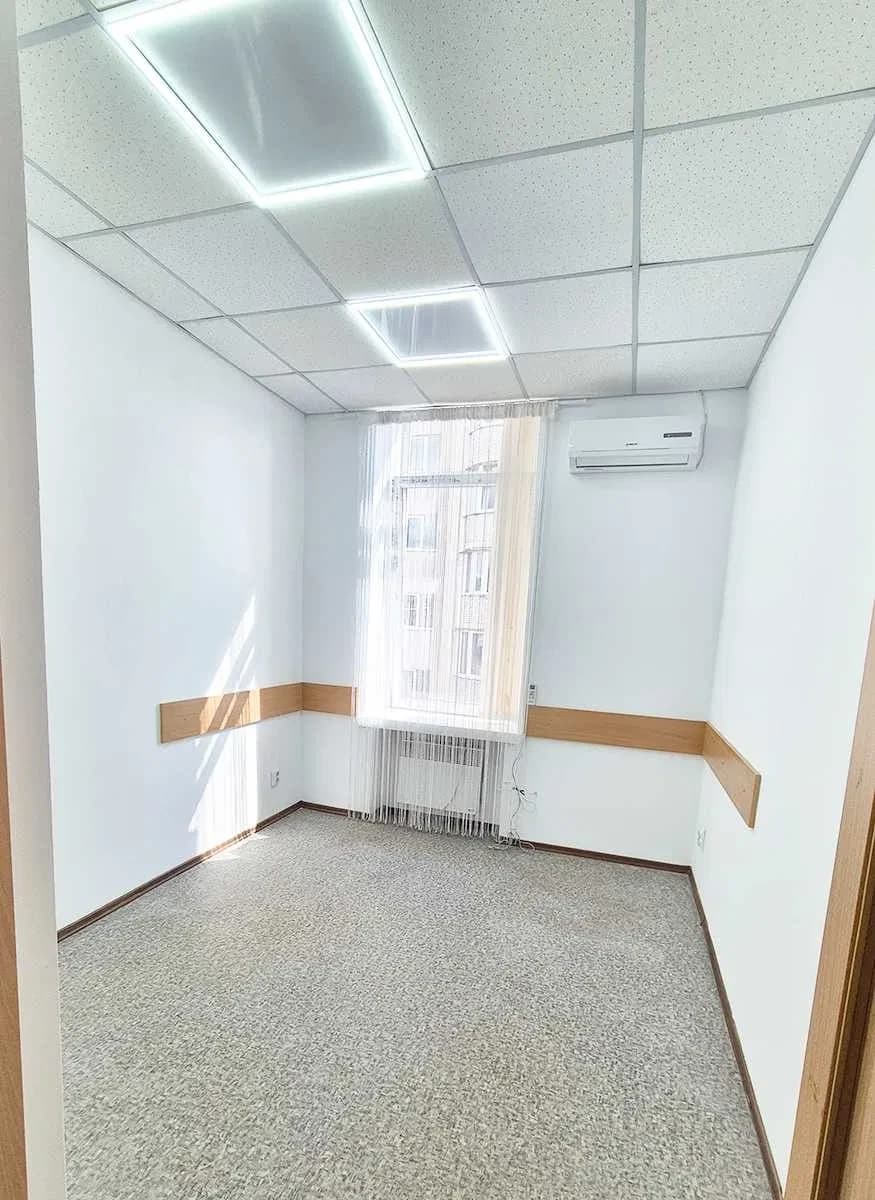 Офіс, вул. Келецька: сучасний ремонт, перша лінія - фото 1