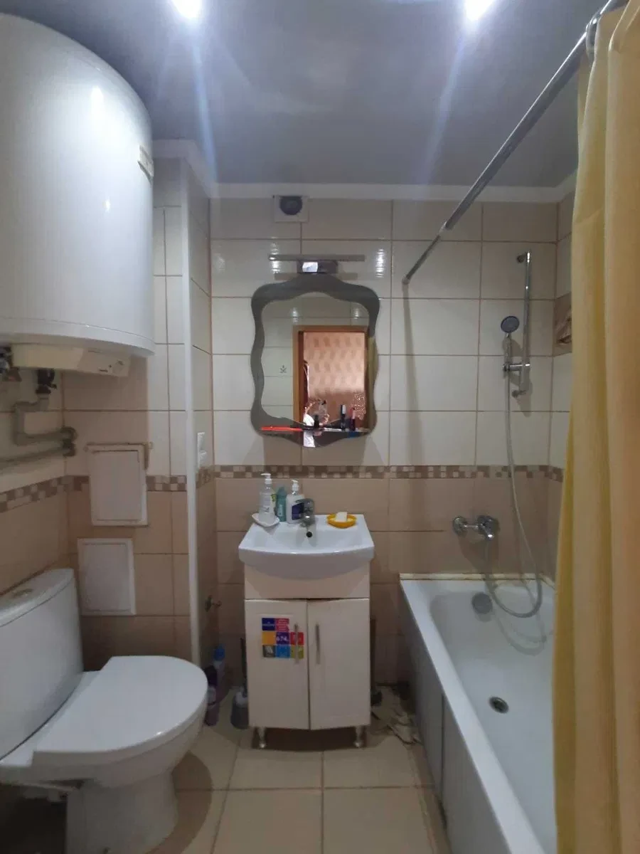 2-кімнатна квартира, Чугуїв: центр, роздільні кімнати, не кутова - фото 4