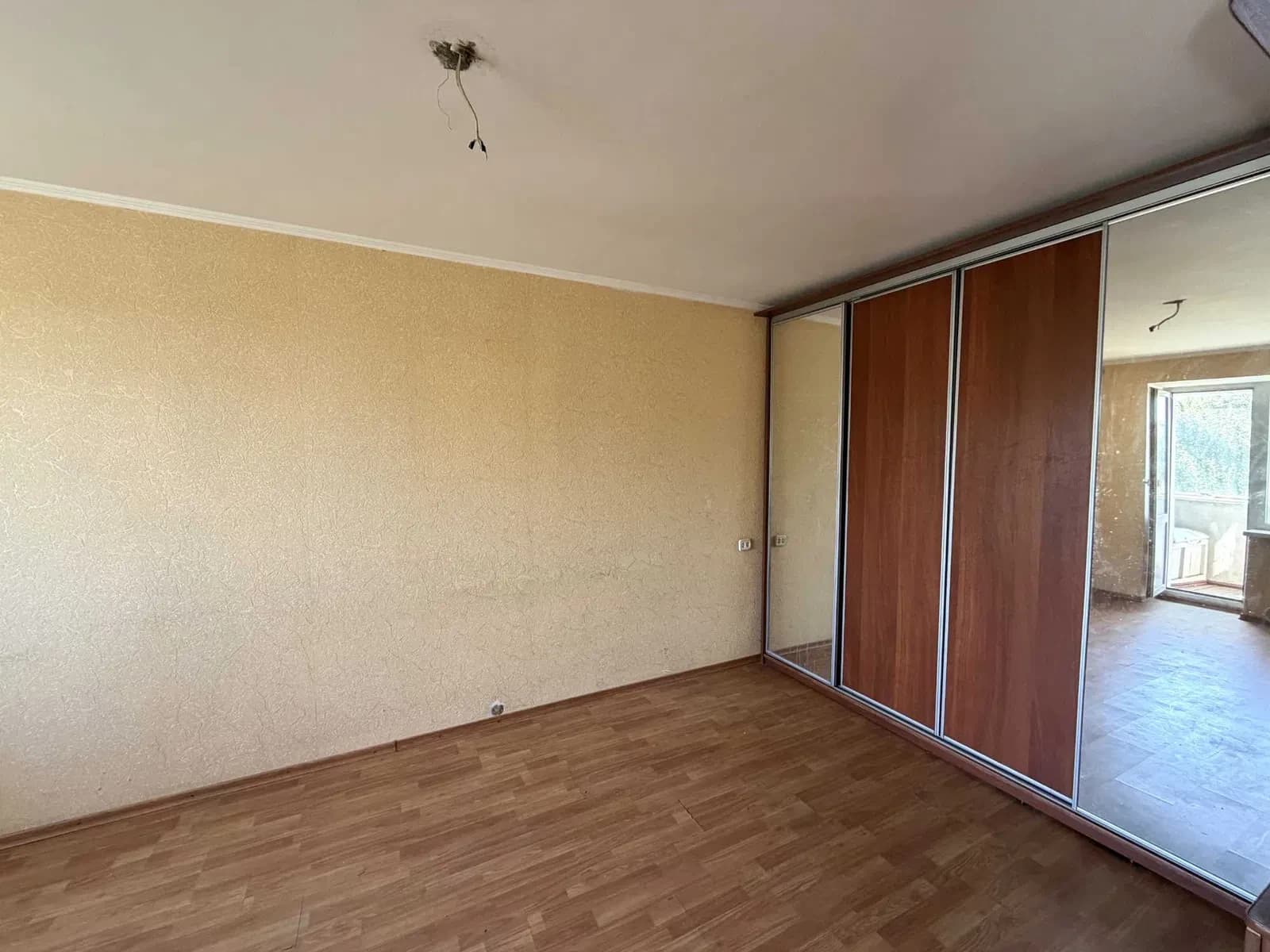 1-кімнатна квартира, Слов'янка: вид на «Книжку», євідновлення - фото 3