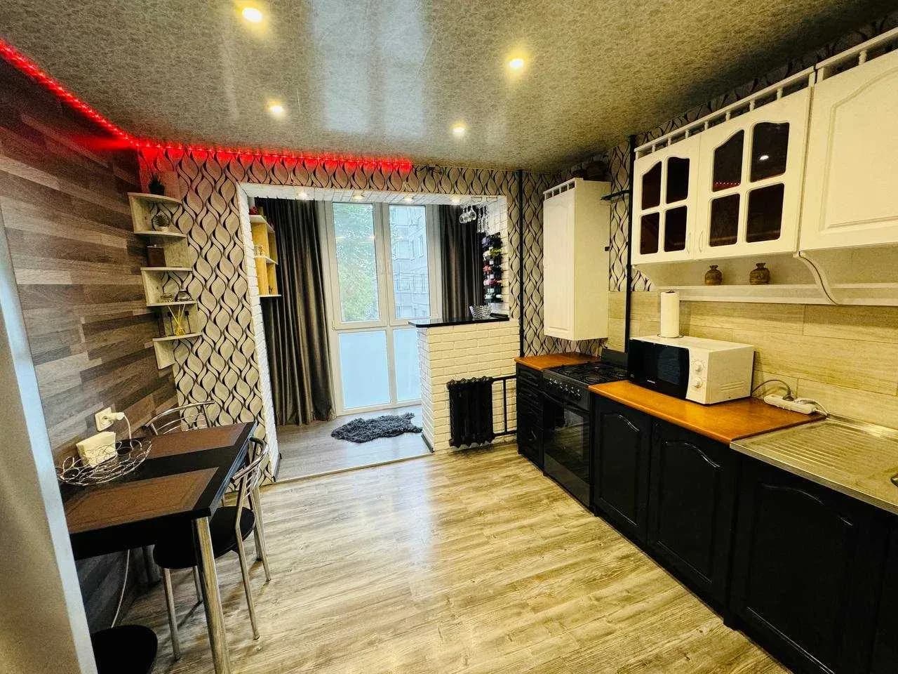 2-кімнатна квартира у ЖК ПЗТО: авторський ремонт, меблі й техніка - фото 1