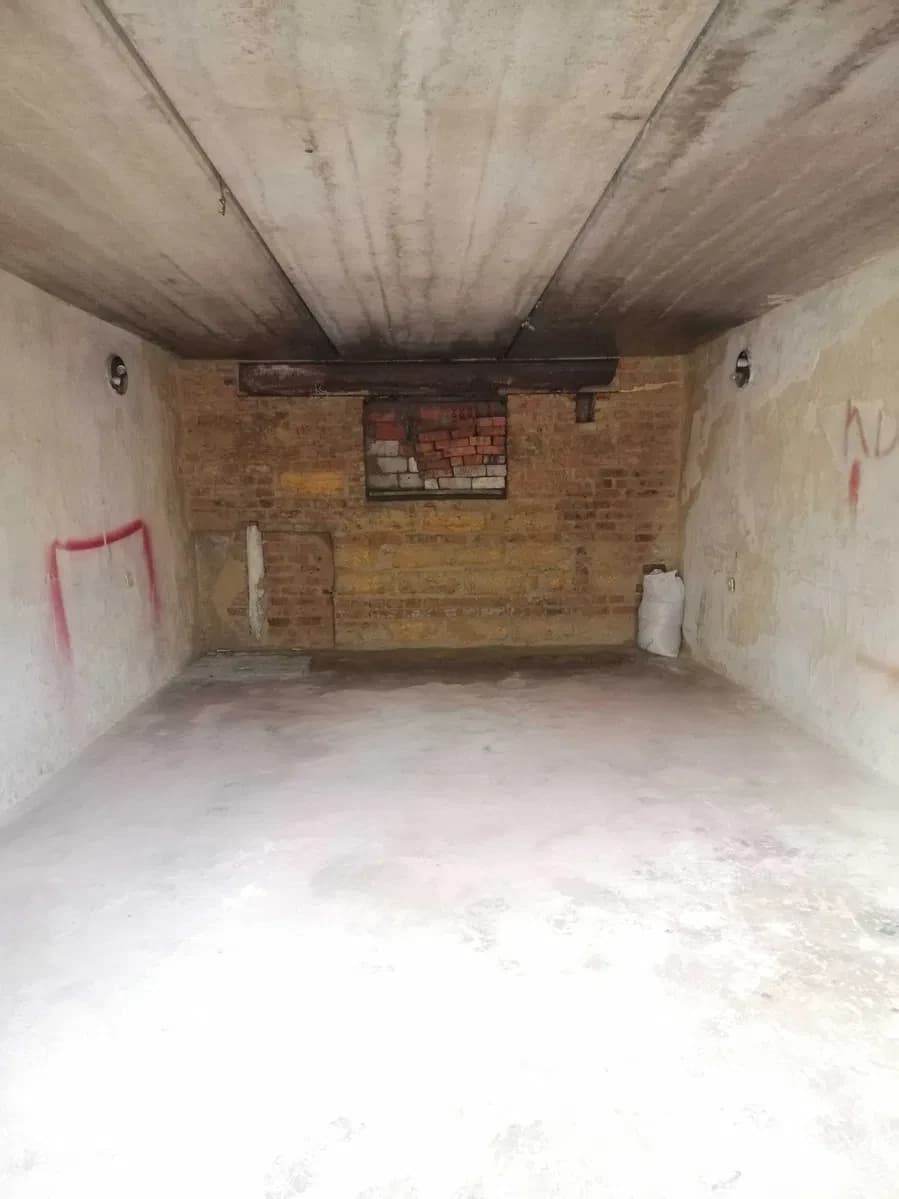 Гараж, Інститут зв'язку: підвал по периметру, зарядка електромобіля - фото 2