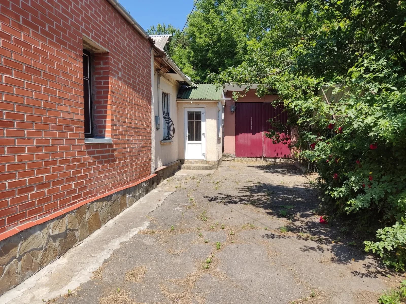 Частина будинку, Умань: окремий двір, гараж, 2 хв до ринку - фото 2