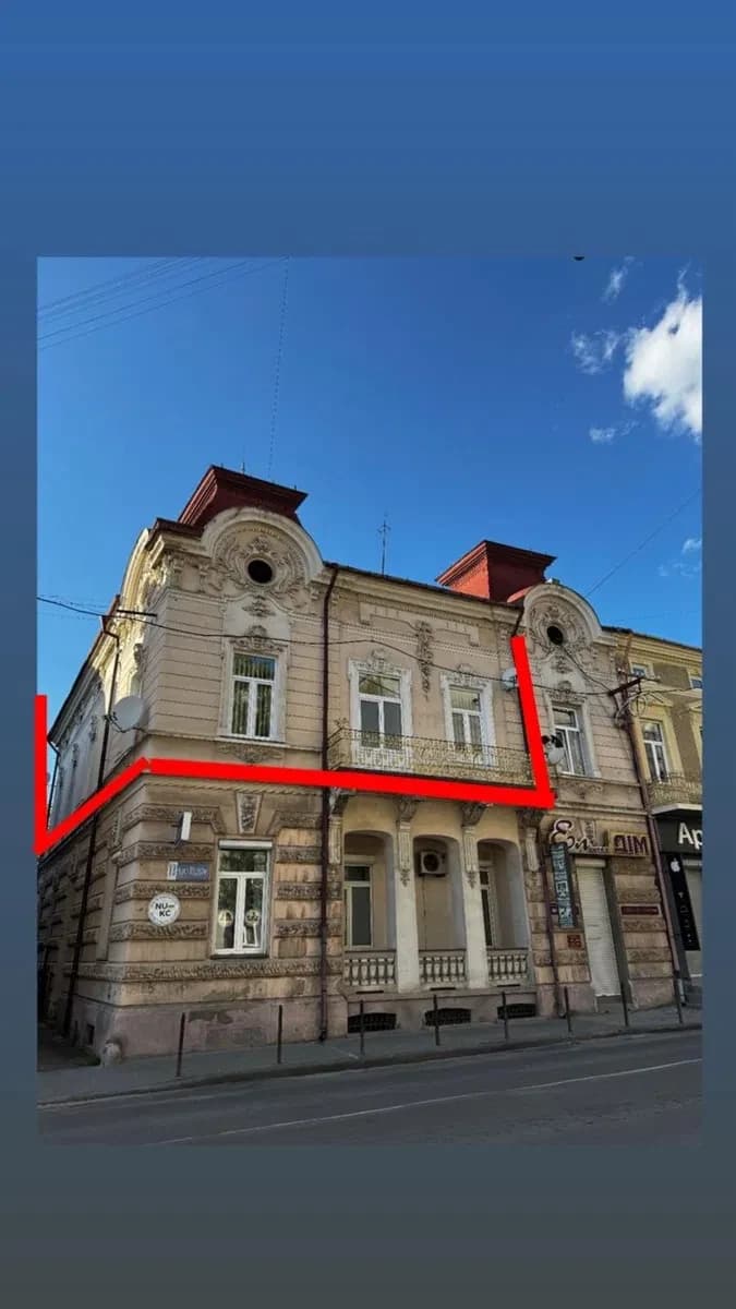 Комерційне приміщення, Дрогобич: євроремонт, балкон, два підвали - фото 1