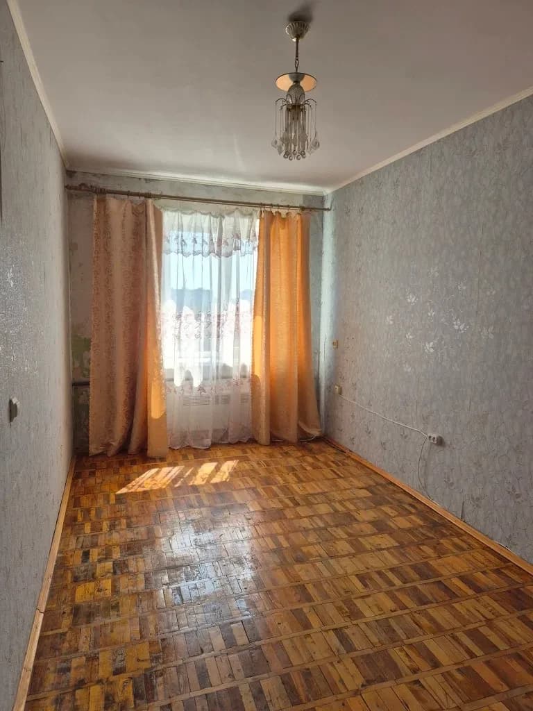 2-кімнатна квартира, Шептицький: сонячна, засклений балкон - фото 3