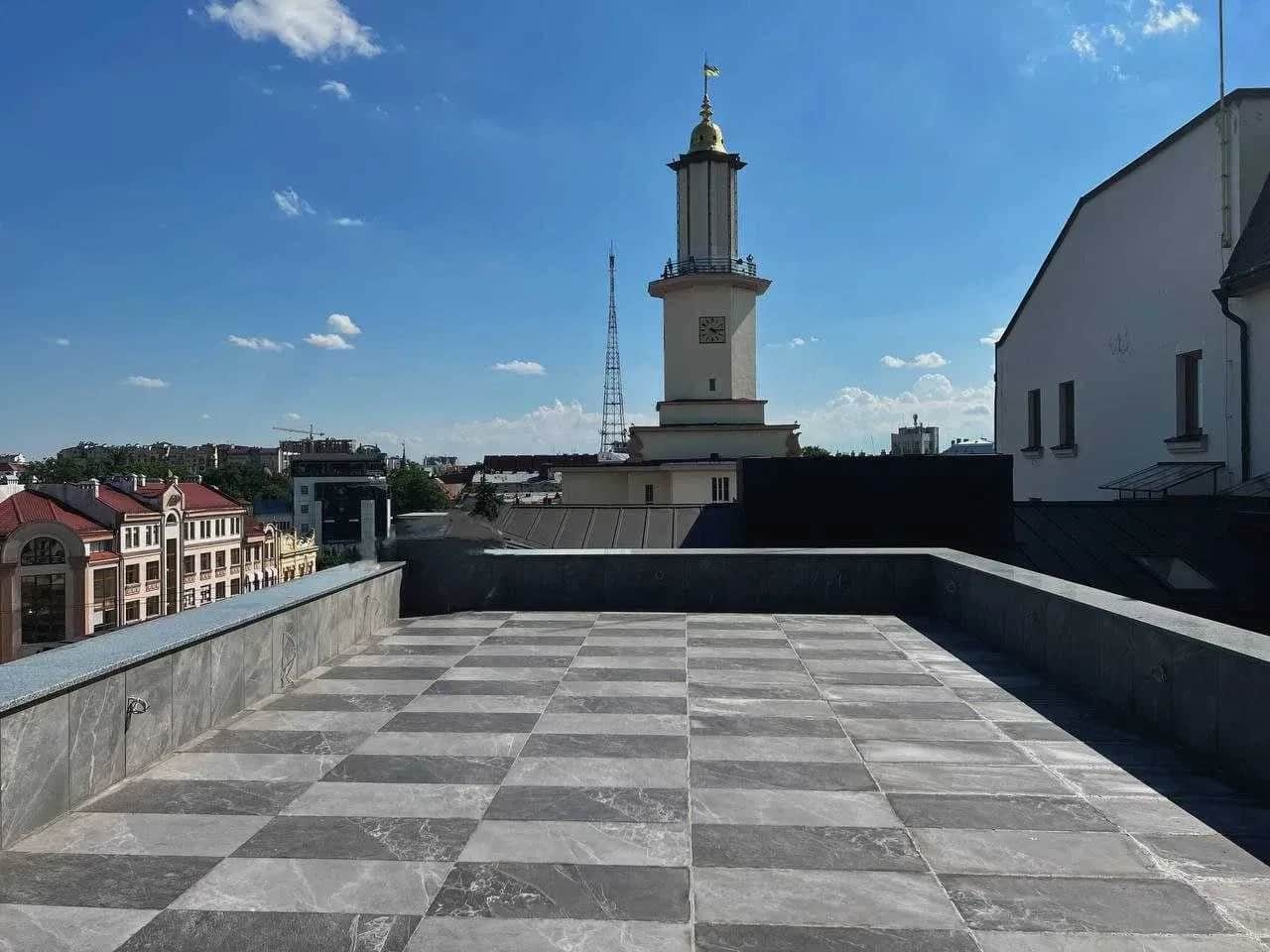 Офіс у центрі: тераса з видом на Ратушу, панорамні вікна - фото 1