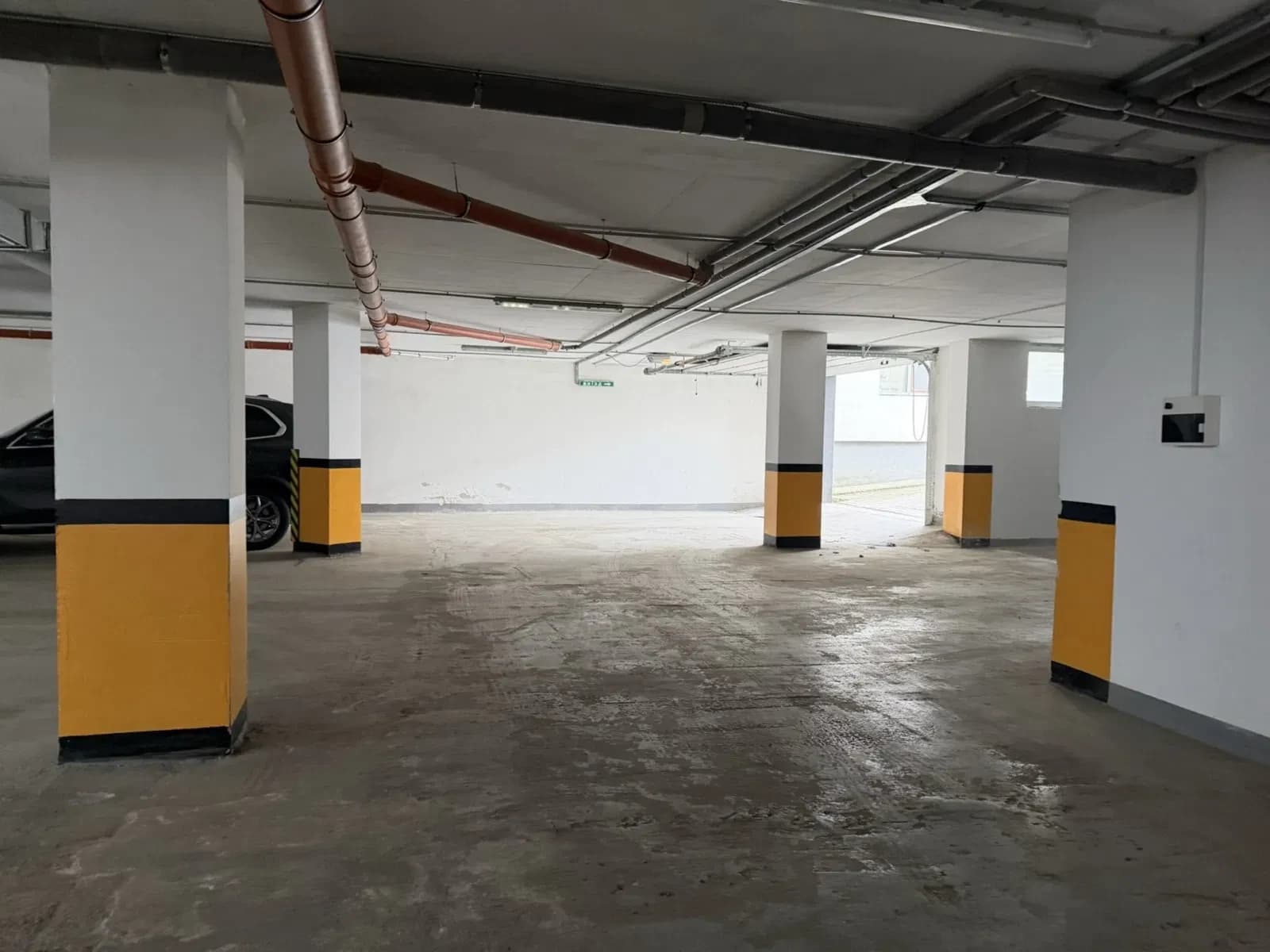 Паркомісце у центрі міста: підземне, бетонне - фото 1