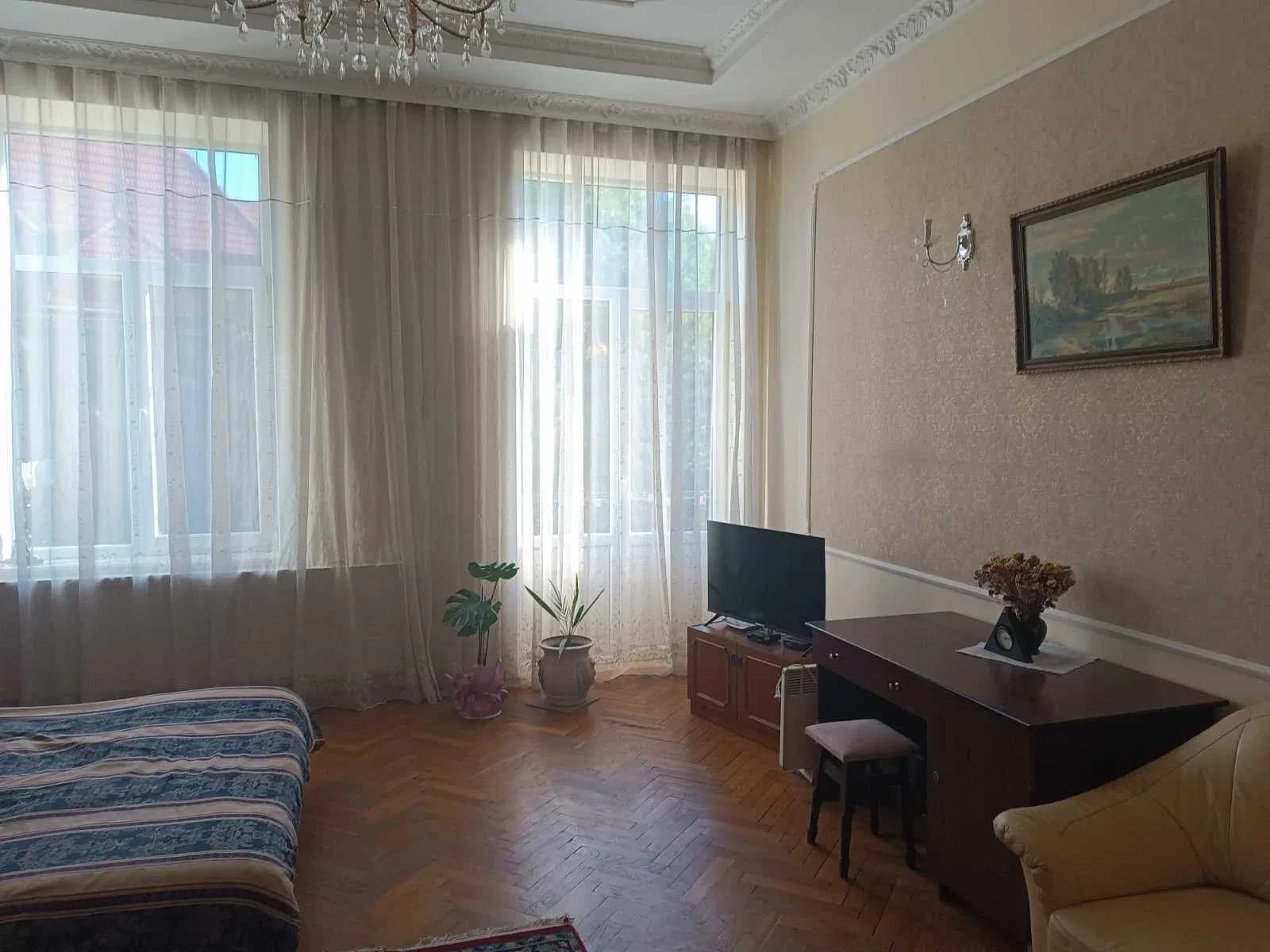 1-кімнатна квартира, Галицький: балкон, газовий котел - фото 4