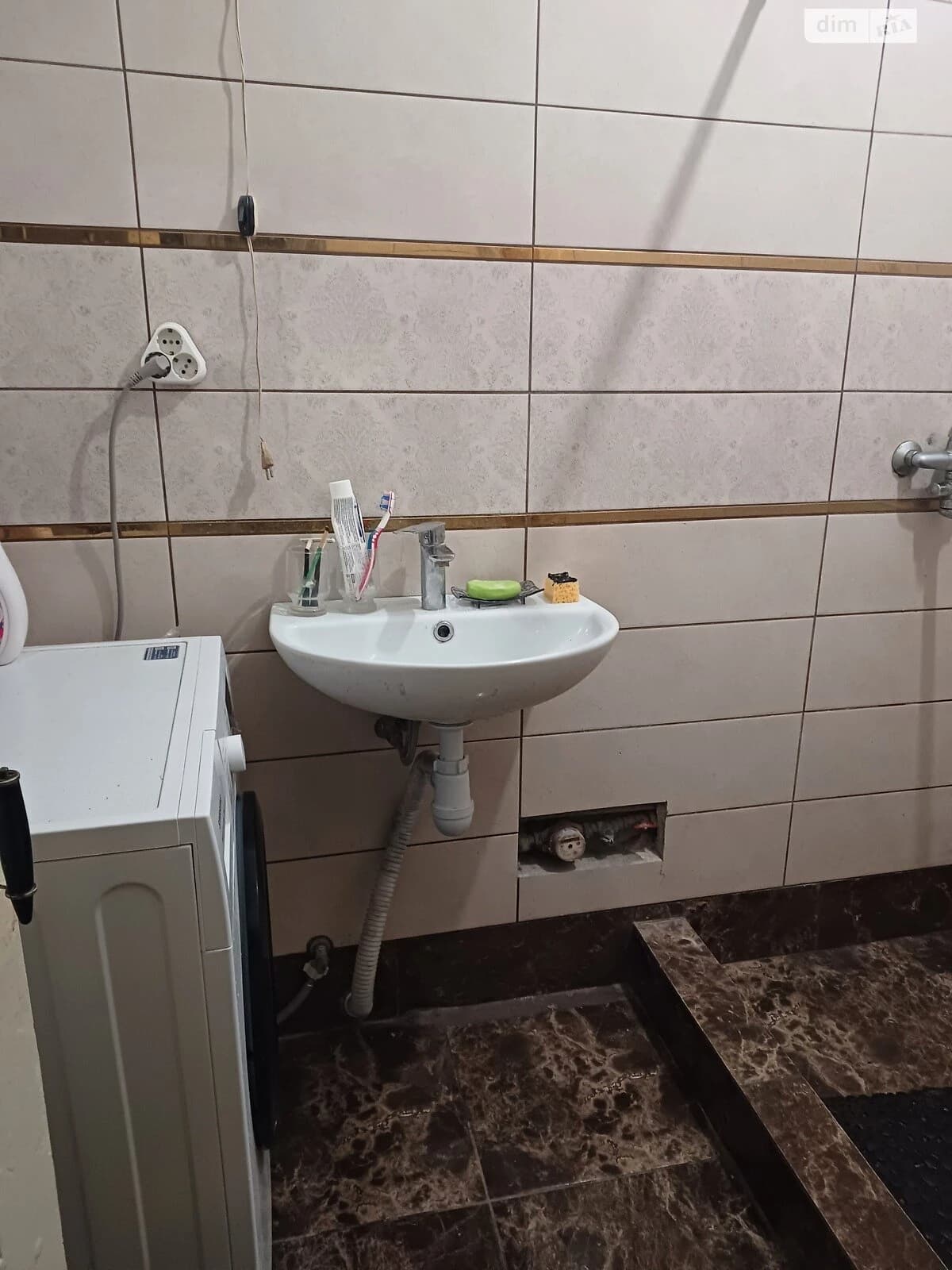 3-кімнатна квартира, Комунарський: цегляні стіни, душ без сходинок - фото 4