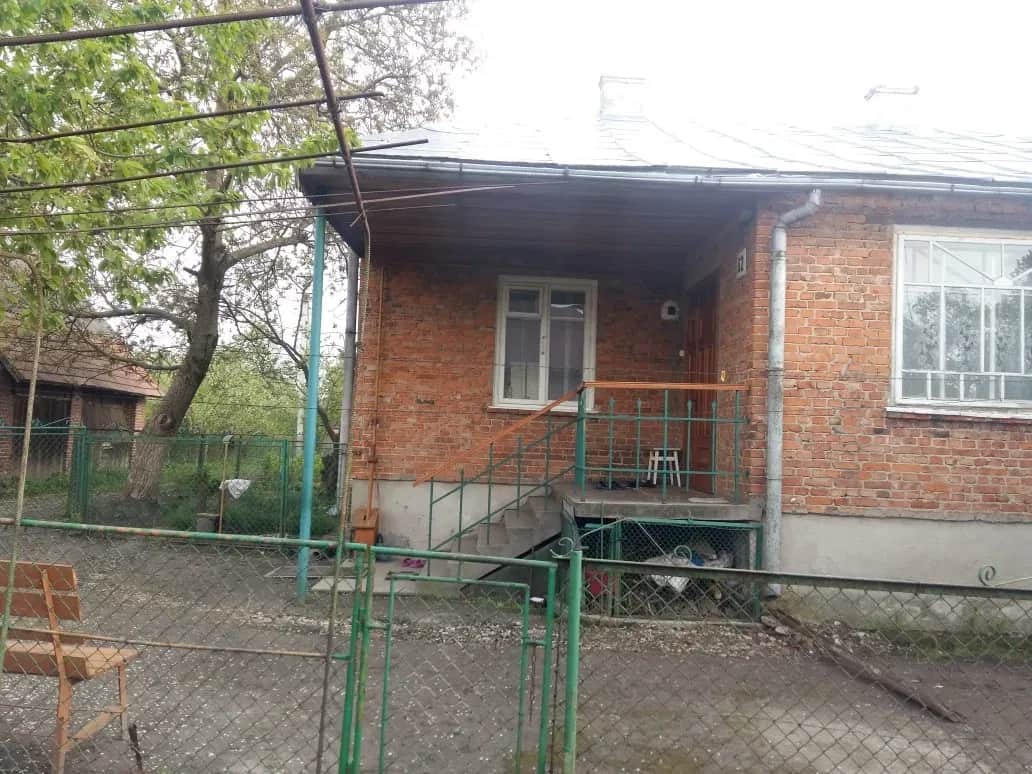 Будинок, Городок: 9 соток, цегляний, газове опалення - фото 2