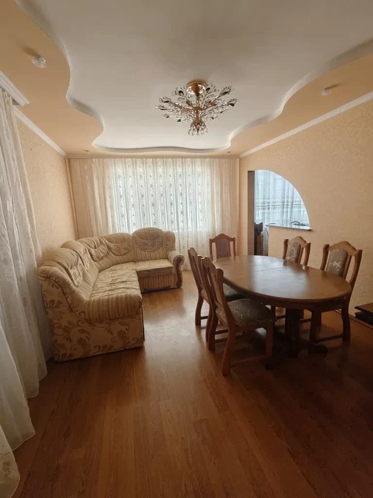 3-кімнатна квартира, Снячів: гараж, підвал, косметичний ремонт - фото 1