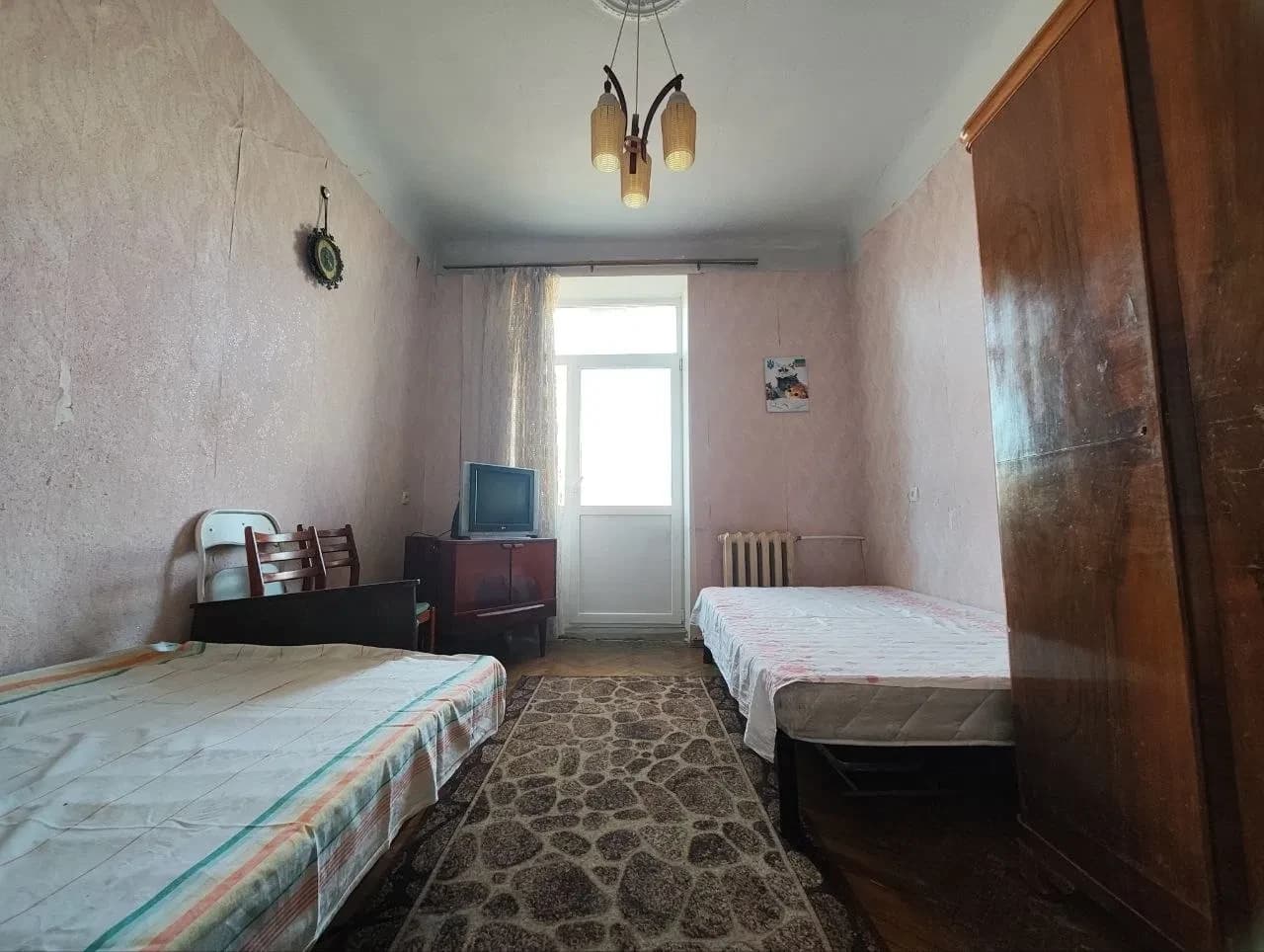 2-кімнатна квартира, Заводський: сталінка, окремі кімнати - фото 1