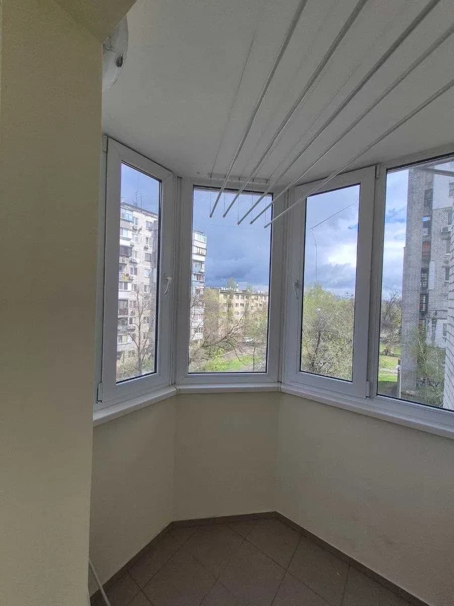 3-кімнатна квартира, Стара Дарниця: цегляний будинок, зелений двір - фото 2