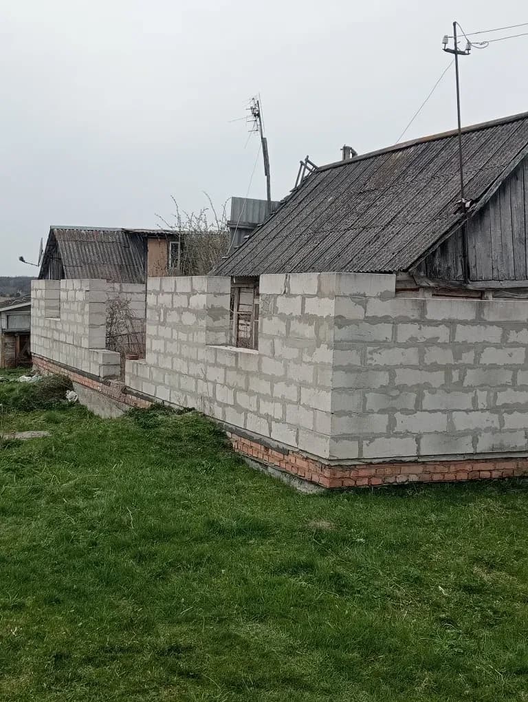 Будинок, Котів: до Луцька 30 км, ліс 400-500 м, світло на ділянці - фото 1