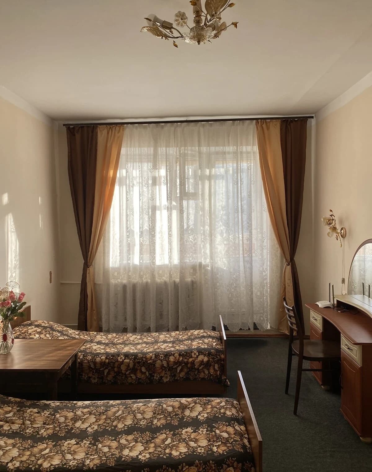 1-кімнатна квартира, Центр: сталінка, опалення без світла - фото 1