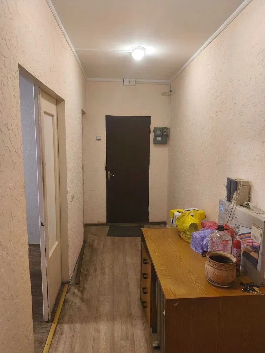 Приміщення, Покровський: три кімнати, вхід через під’їзд, торг - фото 1