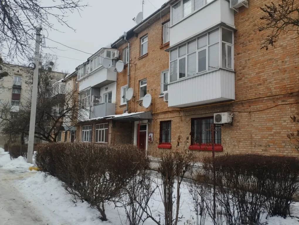 3-кімнатна квартира, Сміла: косметичний ремонт, меблі та техніка - фото 1