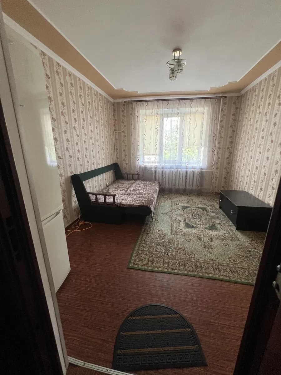 Кімната, Космос: косметичний ремонт, санвузол на 3 кімнати - фото 1