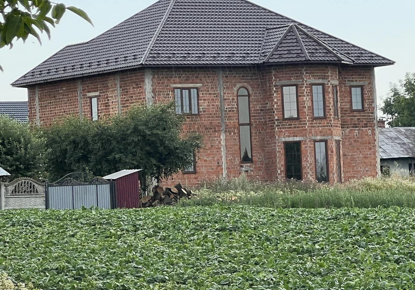Будинок, Тарашани: басейн, 4 спальні, тенісний корт - фото 2