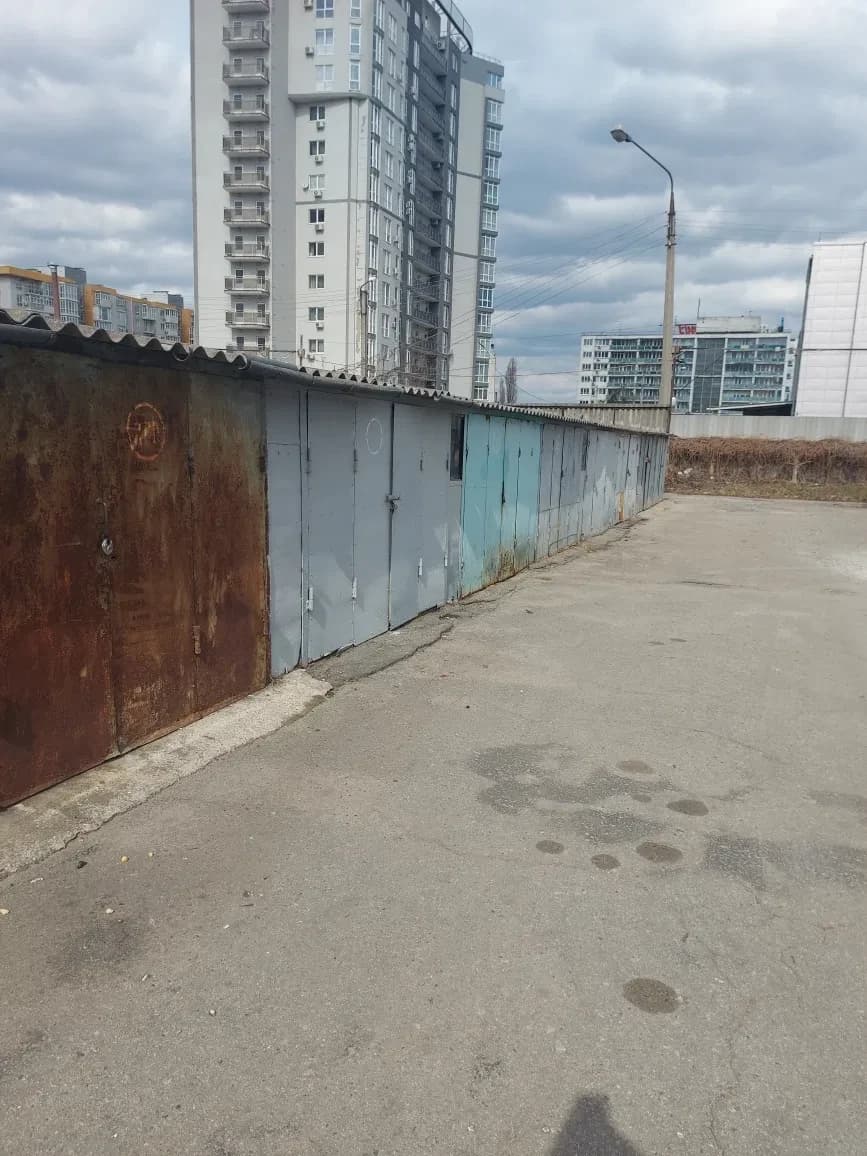 Гараж, Немишлянський: зарядка для електромобілів, метро Дворець Спорту - фото 3