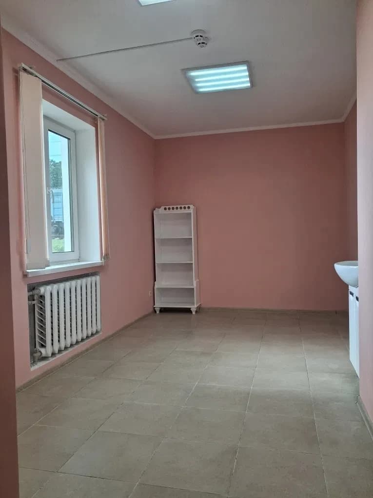 Приміщення, Калинівка: 50 м до вокзалу, власна котельня, паркінг - фото 3