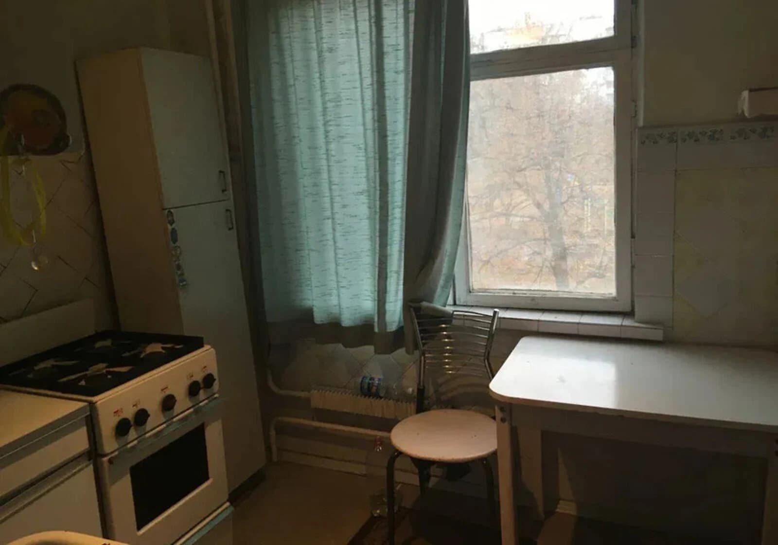 3-кімнатна квартира, вул. Амосова: потребує ремонту, балкон або лоджія - фото 1