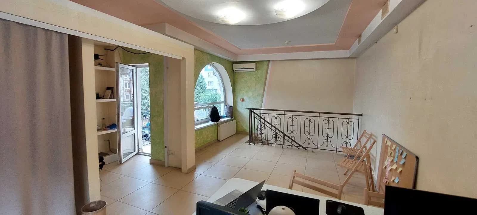 Приміщення, Сихівський: два рівні по 30 м², ремонт, паркування - фото 1