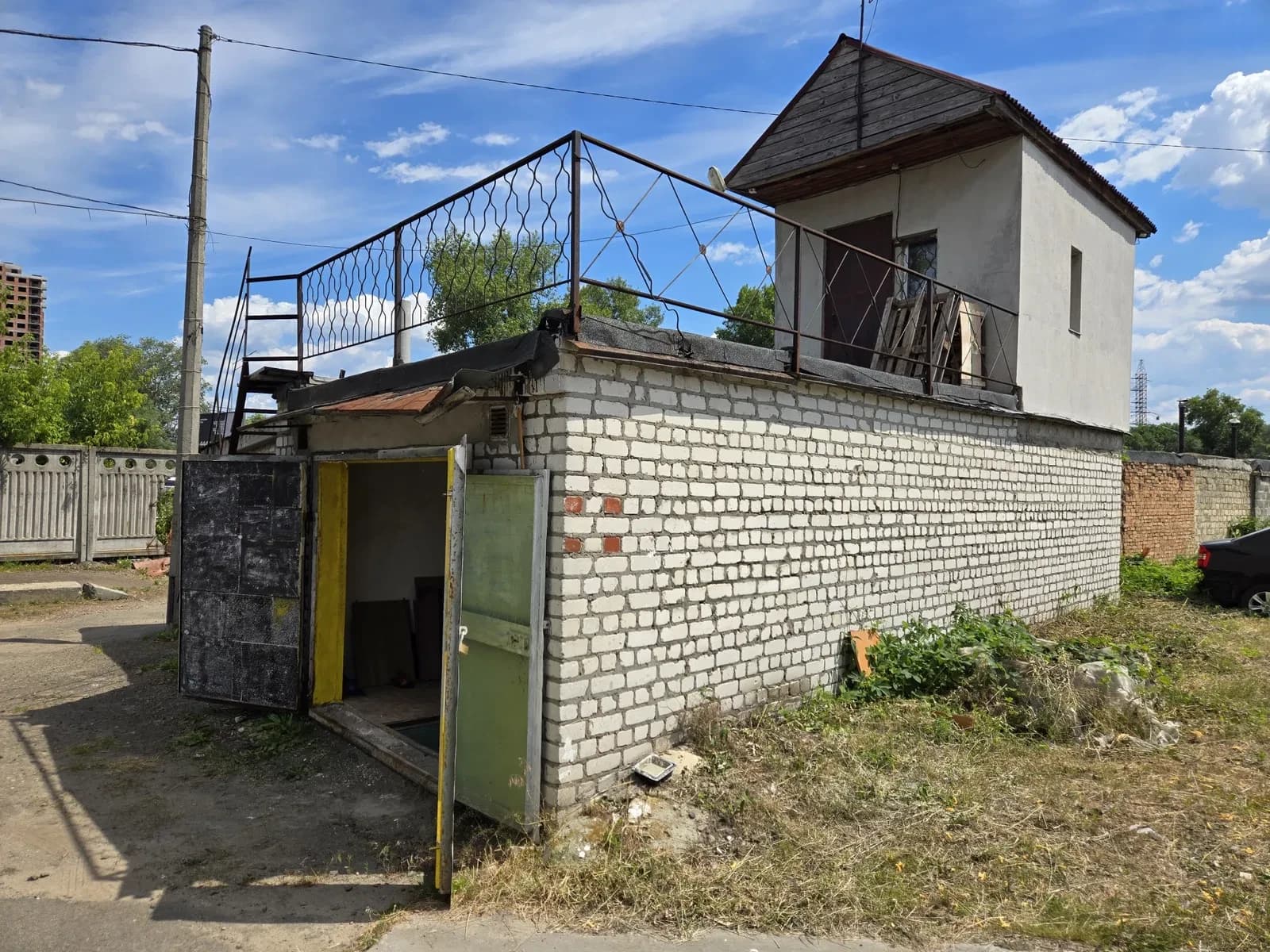 Гараж, Оболонський: підвал 30 м², охорона, стелажі - фото 1