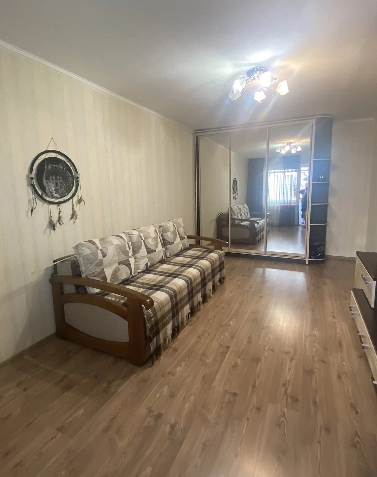 1-кімнатна квартира, Робоча: цегляні стіни, балкон або лоджія - фото 3