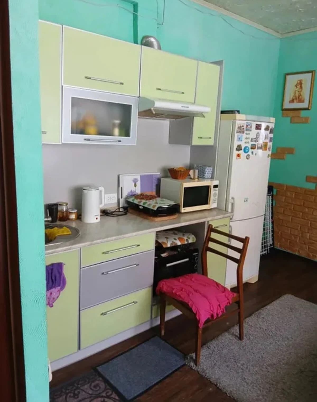 2-кімнатна квартира, вулиця Михайлика: косметичний ремонт, цегляні стіни - фото 3