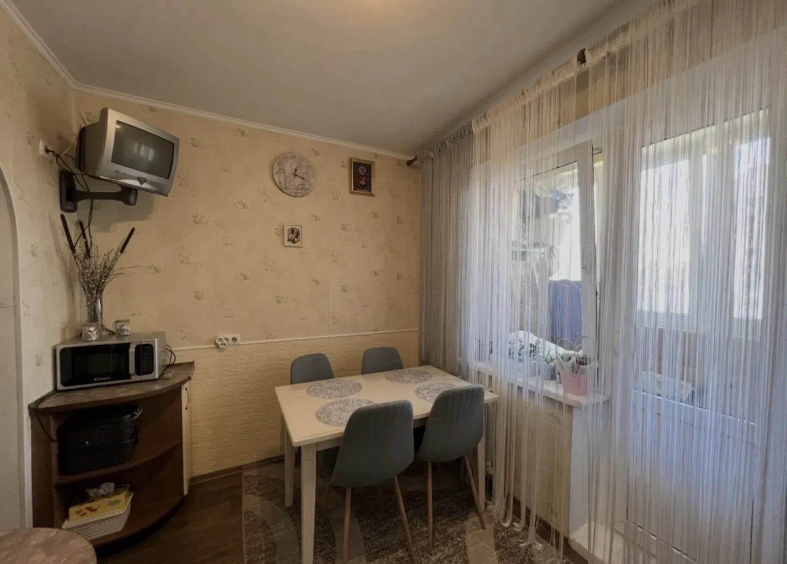 1-кімнатна квартира, Дарницький: капітальний ремонт, метро Позняки 5 хв - фото 4