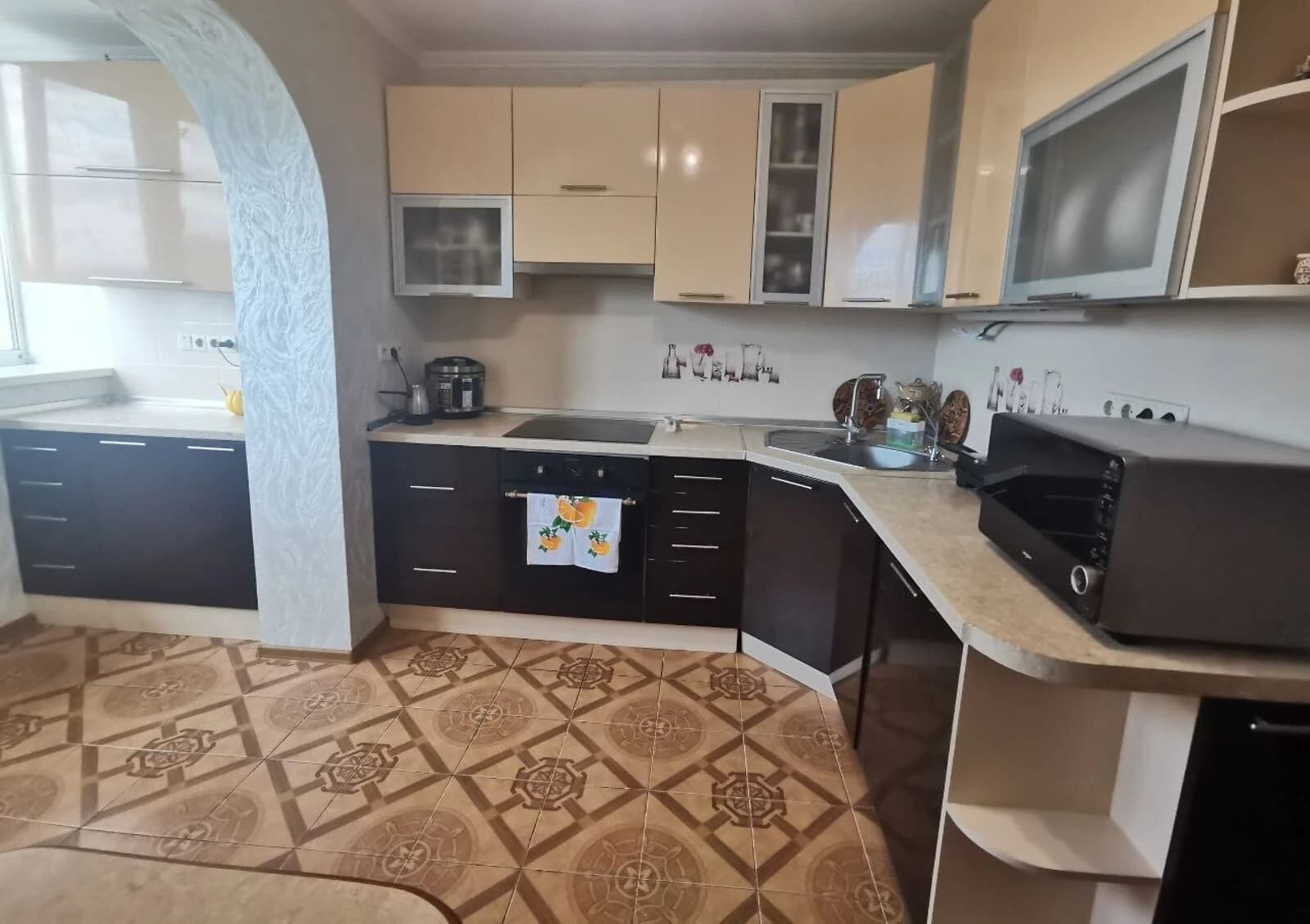 2-кімнатна квартира, Троєщина: вантажний ліфт, вода без світла - фото 1