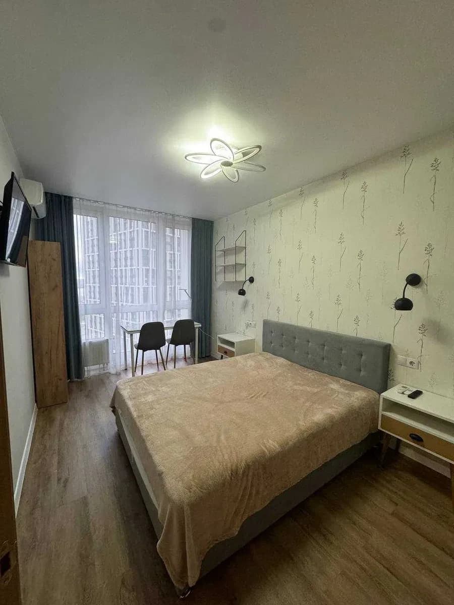 1-кімнатна квартира у ЖК Славутич: вид на Дніпро, метро Славутич 3 хв - фото 1