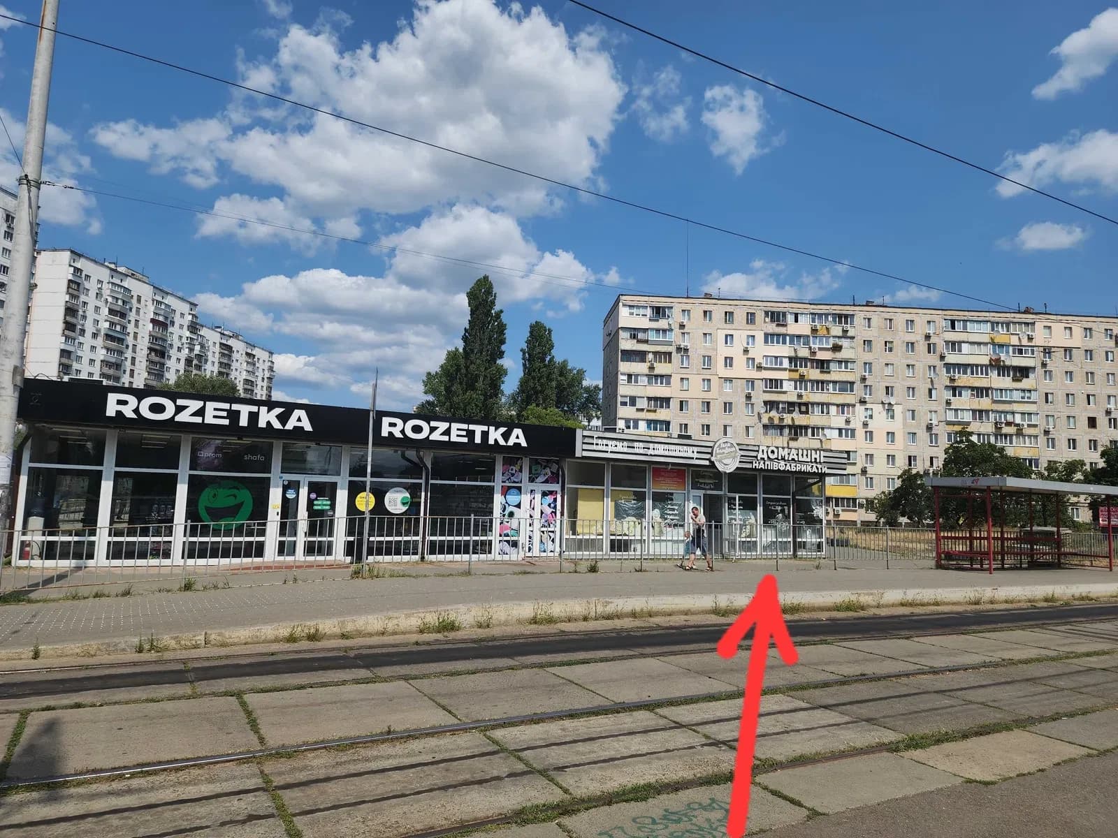 Приміщення, Дніпровський: фасад, біля зупинки, ринок «Десна» - фото 1
