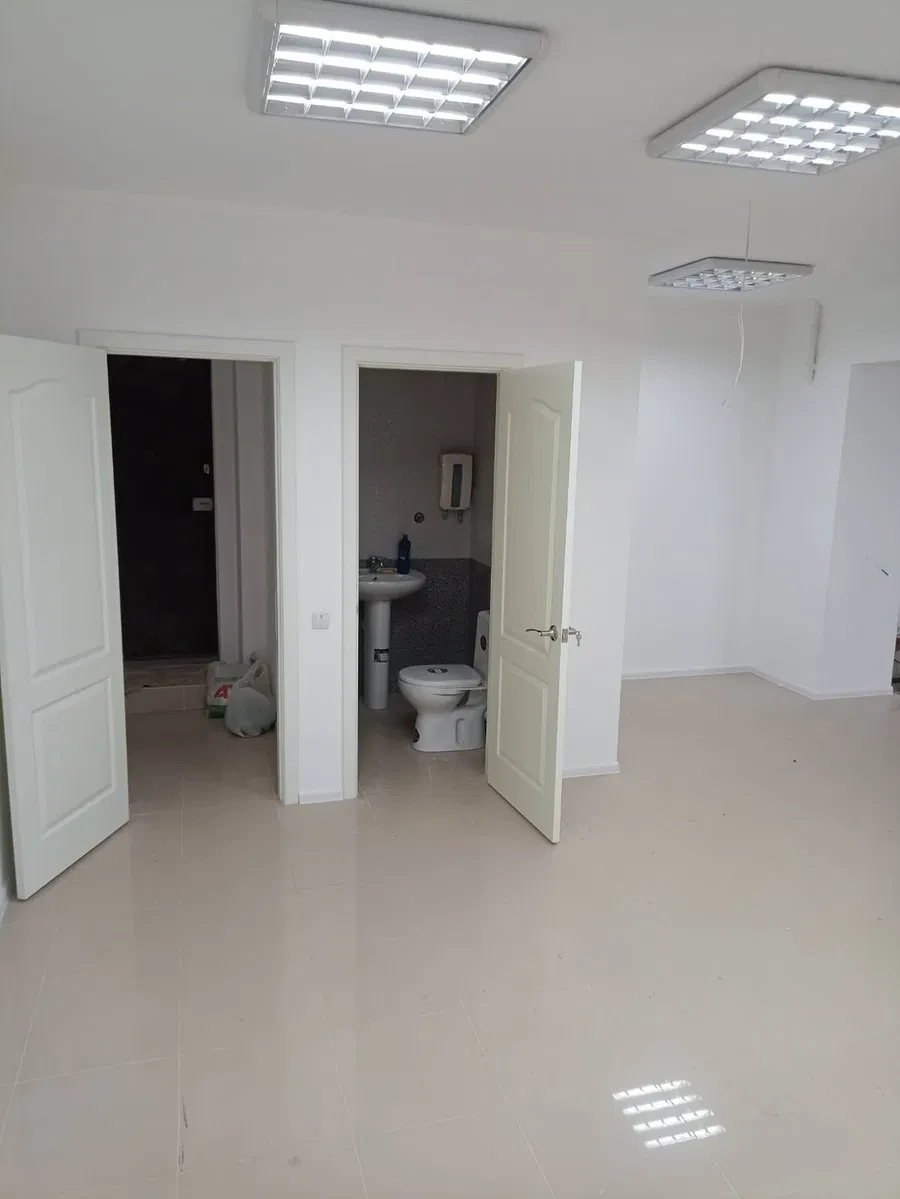 Приміщення на Соборності: фасад, 2 входи, склади 5+5 м² - фото 3