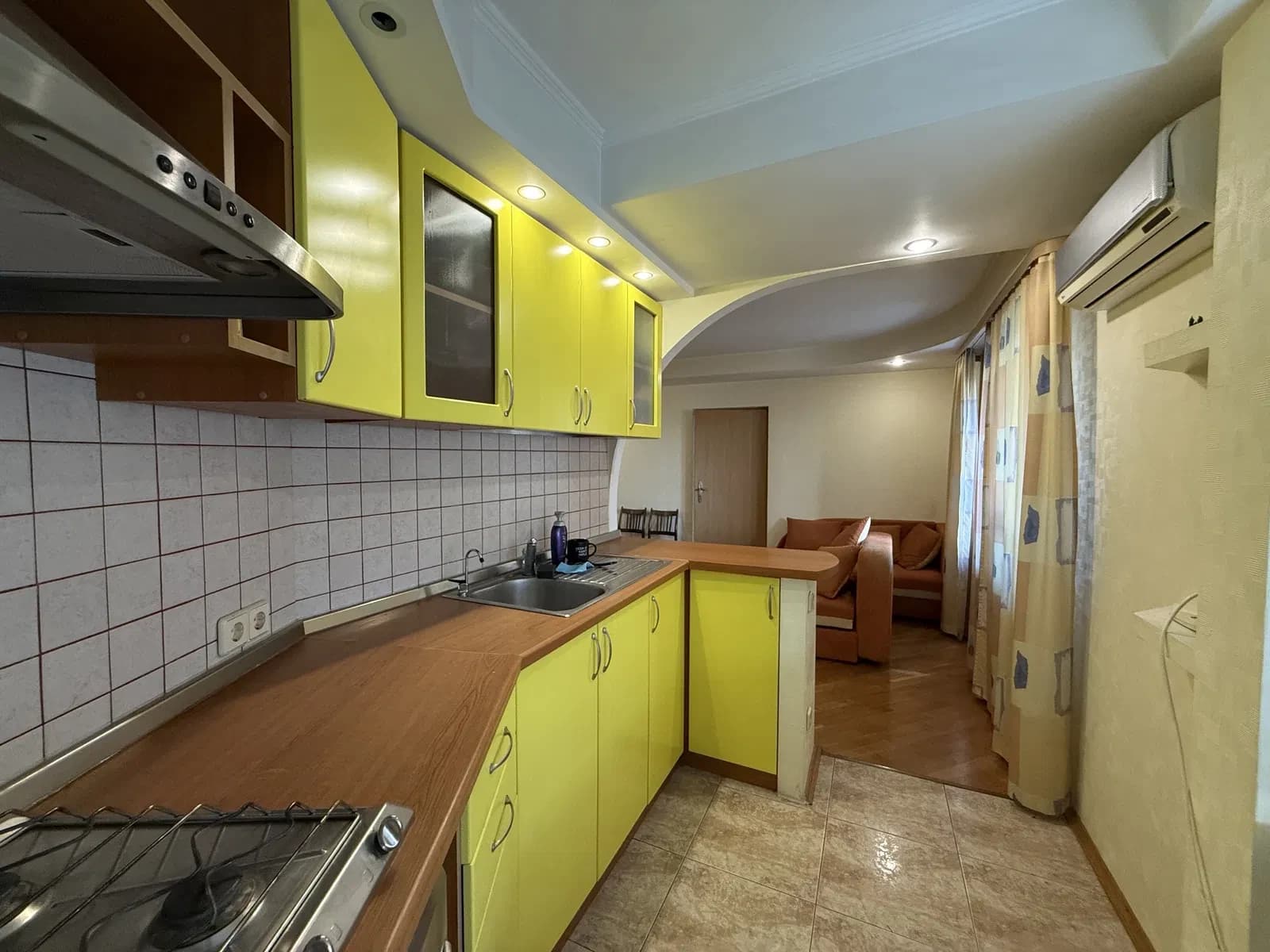3-кімнатна квартира, Шевченківський: кухня-студія, 5 хв до метро - фото 3