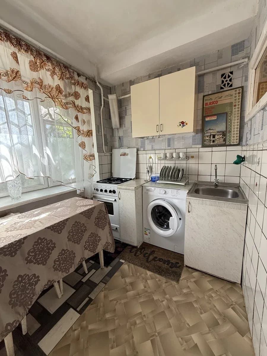 1-кімнатна квартира, Печерський: метро Печерська, укриття - фото 2
