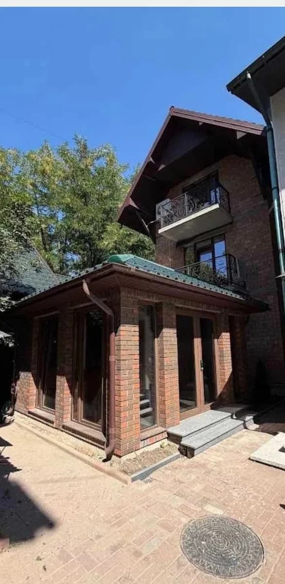 3-кімнатна квартира, Чернівці: три рівні, генератор, паркомісце - фото 1