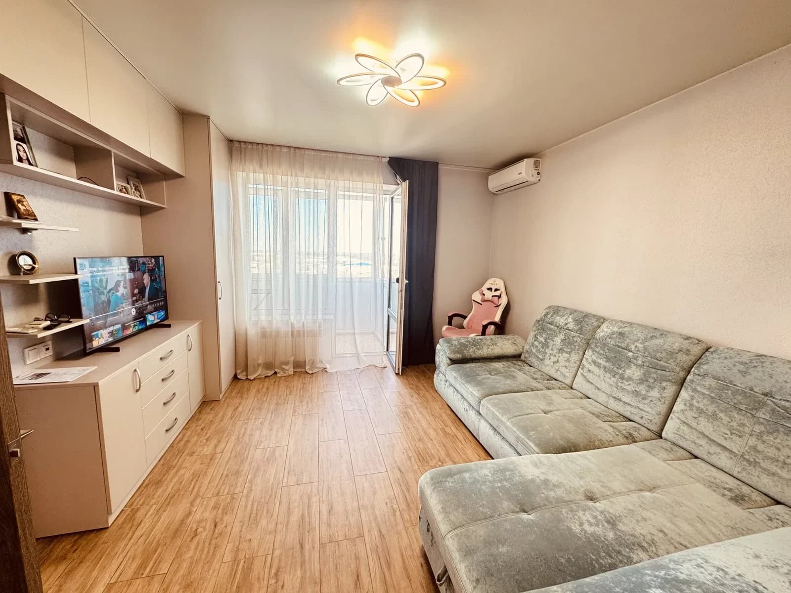 1-кімнатна квартира у ЖК Слобожанская Слобода: євроремонт, техніка - фото 3