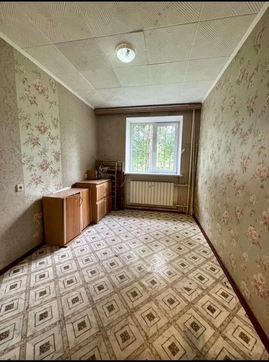3-кімнатна квартира, Конотоп: вільне планування, бойлер - фото 3