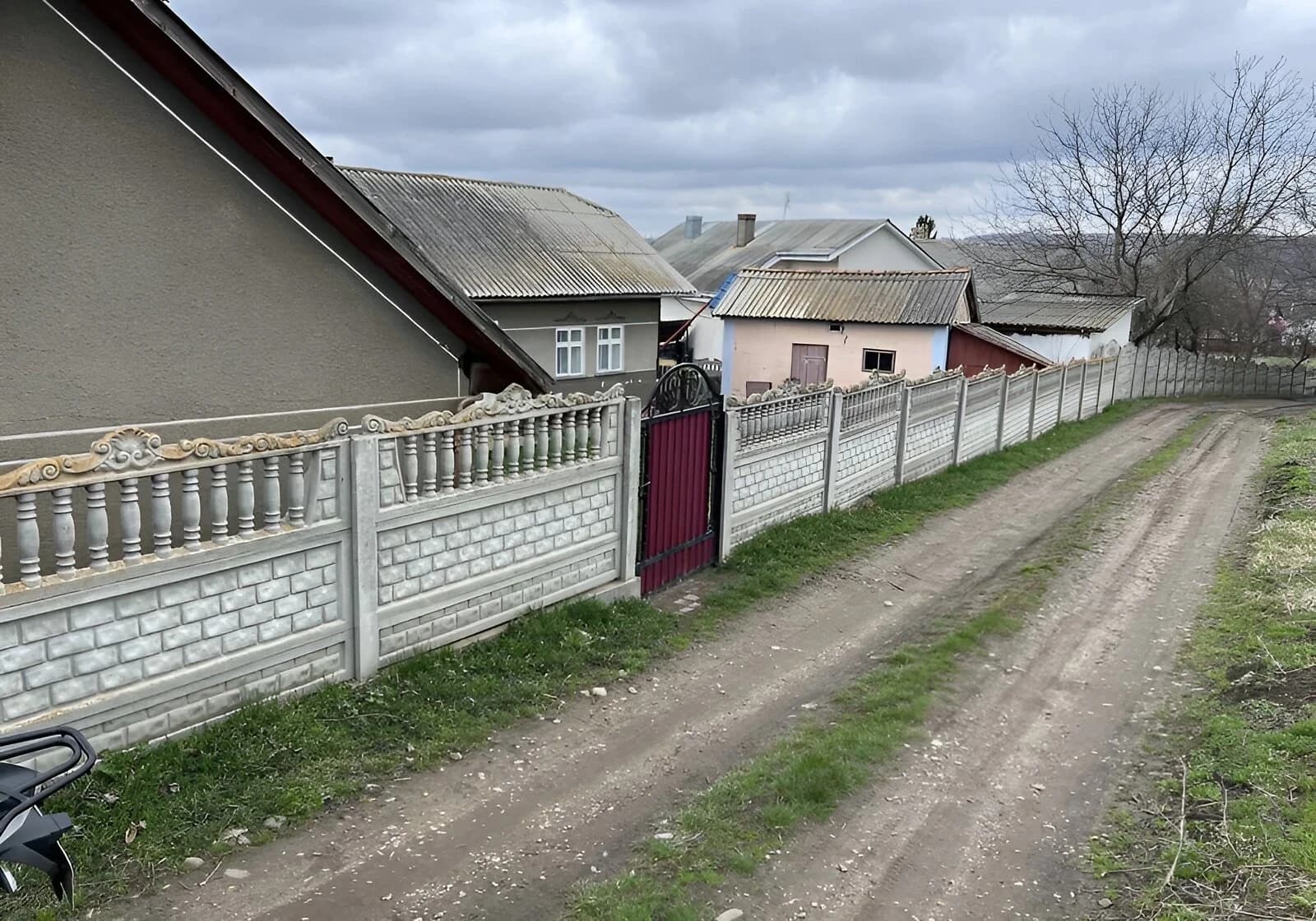 Будинок, Іванківці: цегляний, сад і госпбудівлі - фото 2