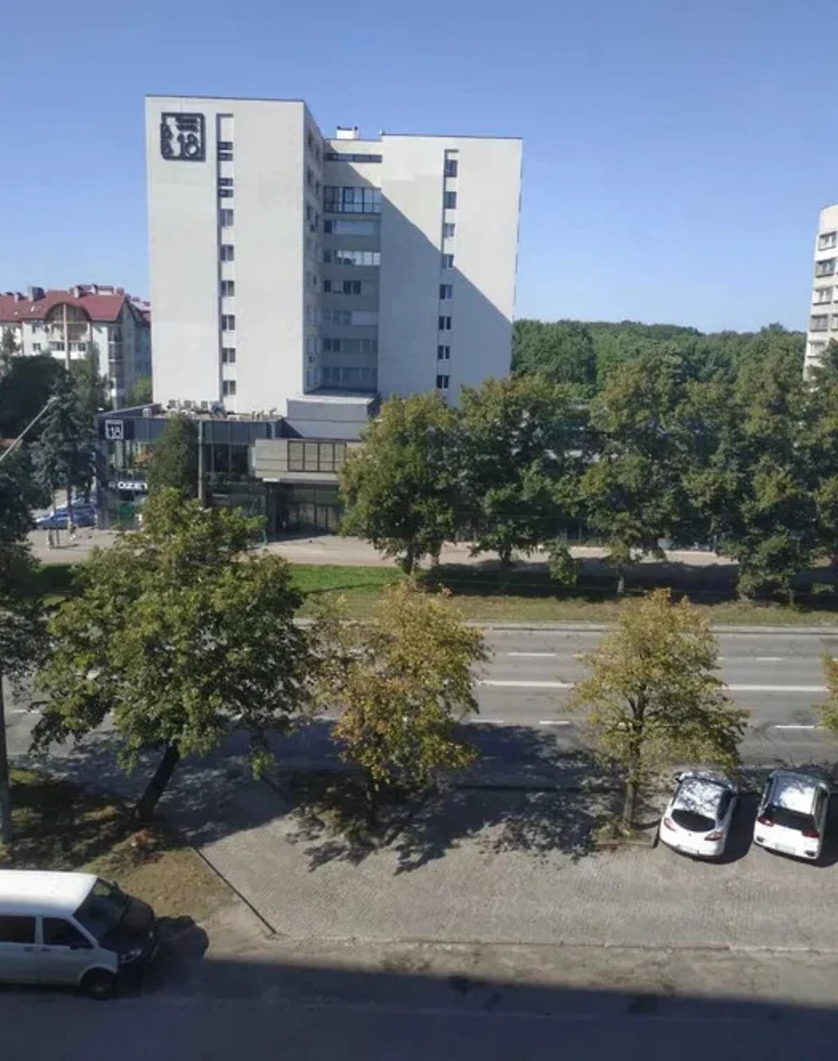 3-кімнатна квартира, вул. Володимира Великого: паркет, балкон - фото 4
